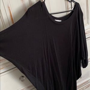 Black bat wing 3/4 sleeve tee